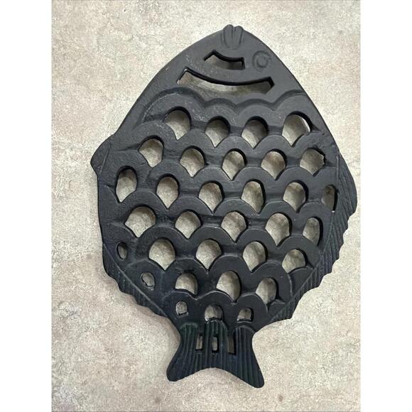 Lot of 3 Cast Iron Trivet & Spoon Rest Fish Seahorse Vintage Cabin Rustic Camp - Picture 4 of 7